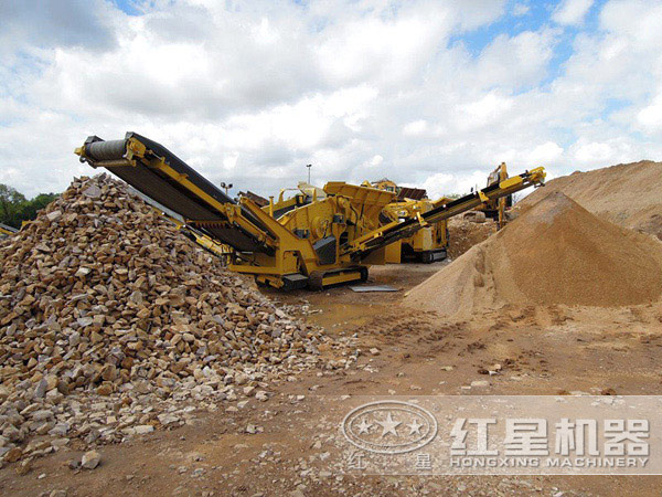 流動式建筑垃圾粉碎機(jī)用戶現(xiàn)場